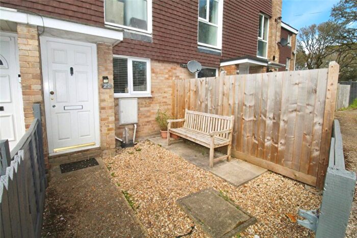 2 Bedroom Flat For Sale In Tickleford Drive, Southampton, Hampshire, SO19