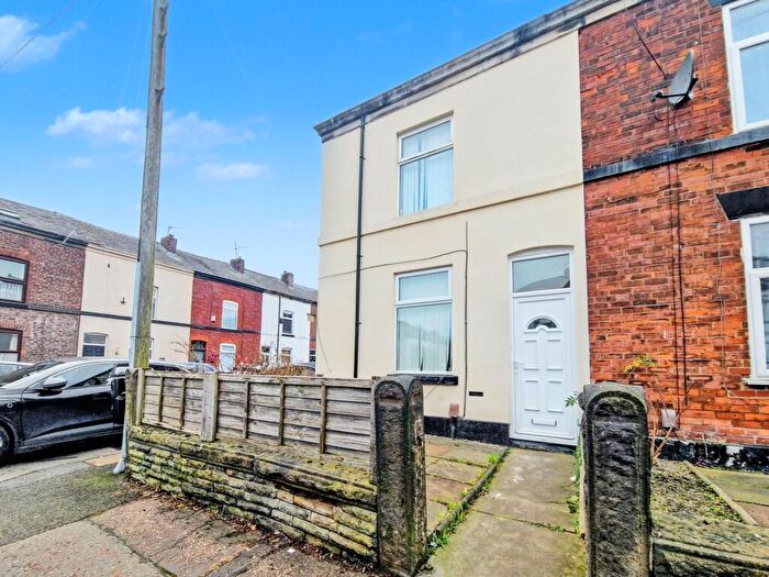 2 Bedroom End Of Terrace House To Rent In Ducie Street, Whitefield, M45