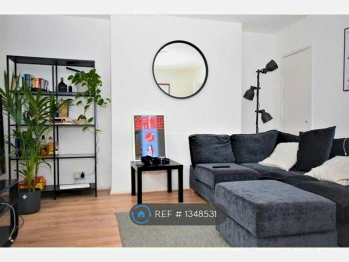 2 Bedroom Flat To Rent In Tomson House, London, SE1