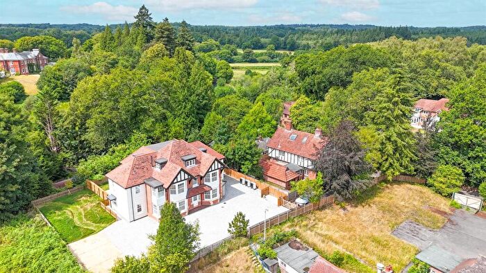 2 Bedroom Apartment To Rent In Pikes Hill, Lyndhurst, SO43