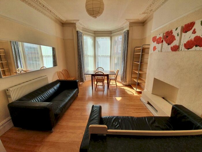 5 Bedroom House To Rent In Alma Vale Road, Clifton, Bristol, BS8