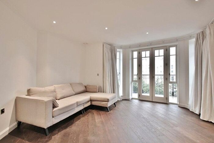 2 Bedroom Flat To Rent In Carnwath Road, London, SW6