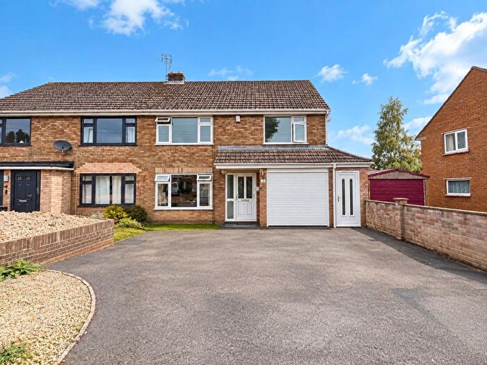 3 Bedroom Semi-Detached House For Sale In Rock Road, Dursley, GL11