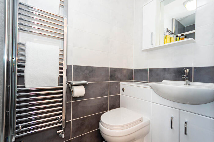 Studio To Rent In Derry Villas Premium Studios, PL4 - Photo 3