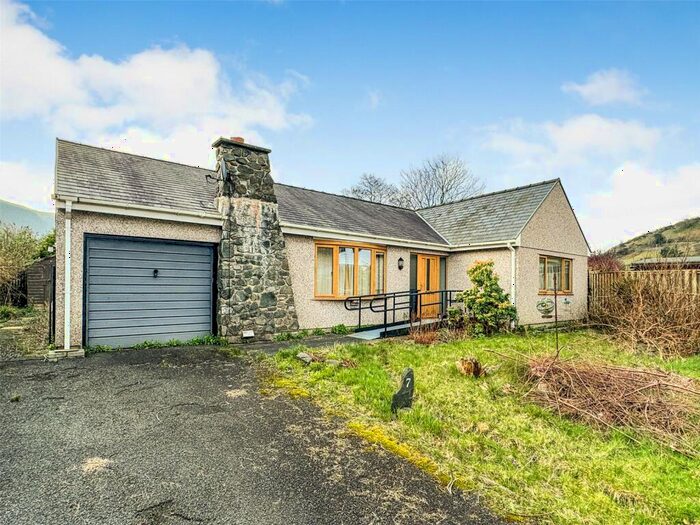 3 Bedroom Bungalow For Sale In Tan Y Fedw, Abergynolwyn, Tywyn, Gwynedd, LL36