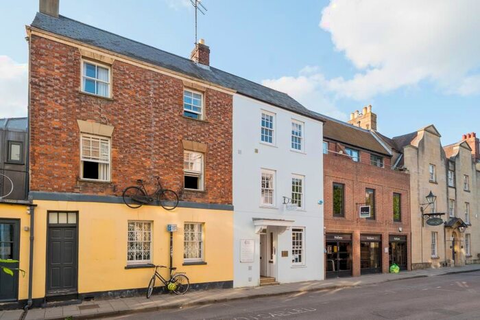 3 Bedroom Flat For Sale In St. Michaels Street, Oxford City Centre, OX1
