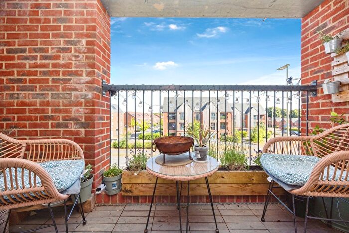 2 Bedroom Flat For Sale In Louisburg Avenue, Bordon, Hampshire, GU35