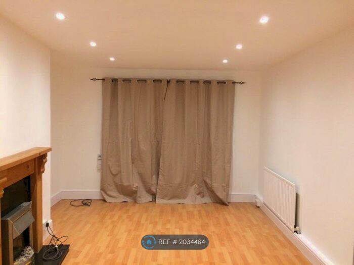 2 Bedroom Flat To Rent In Horton Road, Brighton, BN1