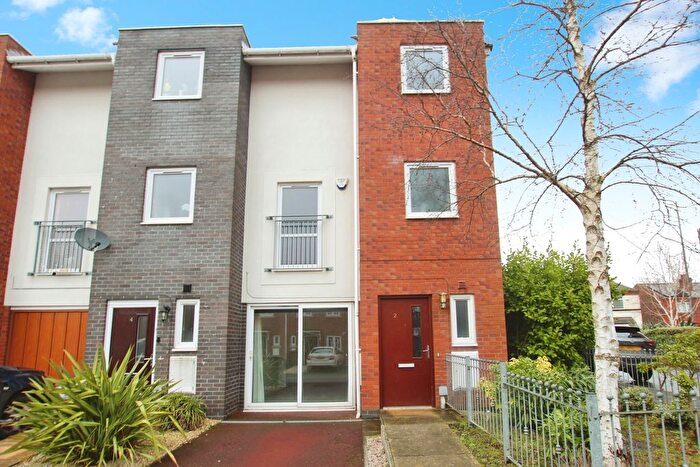 4 Bedroom Town House To Rent In Liberty Place, St Helens, WA10