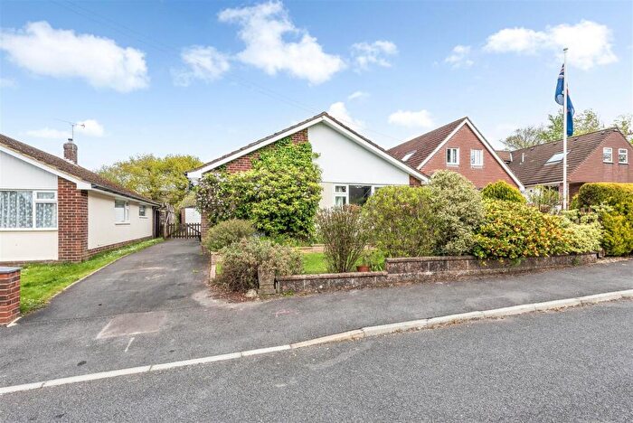 3 Bedroom Detached Bungalow For Sale In St. James Close, Clanfield, PO8