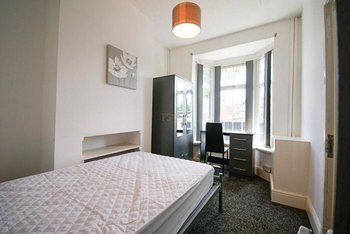 4 Bedroom Property To Rent In Harborne Lane, Selly Oak, Birmingham, B29