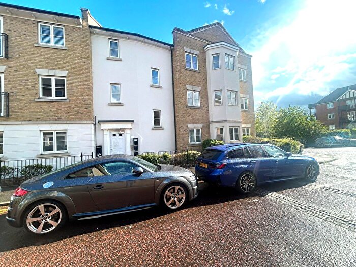 2 Bedroom Flat For Sale In Propelair Way, Colchester, CO4