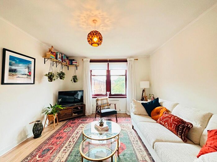 3 Bedroom Flat To Rent In Orchy Street, Cathcart, Glasgow, G44