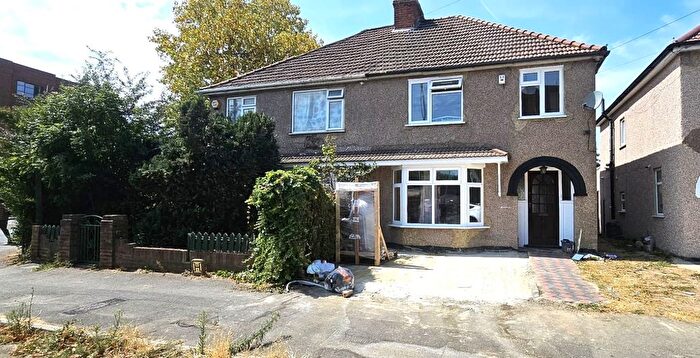 4 Bedroom Semi-Detached House To Rent In North Hyde Gardens, Hayes, UB3
