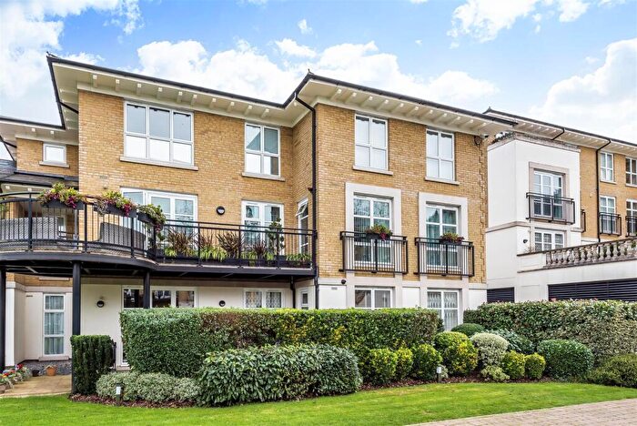 3 Bedroom Apartment For Sale In St Vincent's Lane, Mill Hill, London, NW7