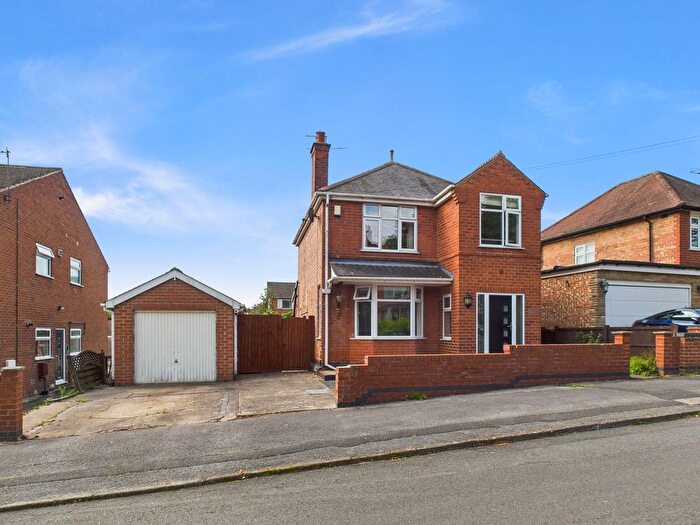 3 Bedroom Detached House For Sale In Doveridge Road, Carlton, Nottingham, NG4