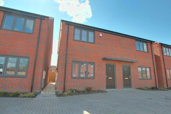 3 Bedroom Semi-Detached House To Rent In Temple Close, Eastgate South, Driffield, YO25