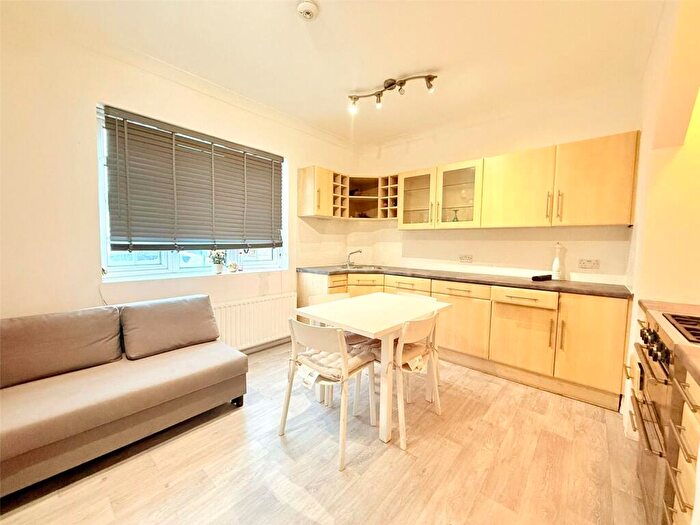 3 Bedroom Apartment To Rent In Selsdon Road, South Croydon, CR2