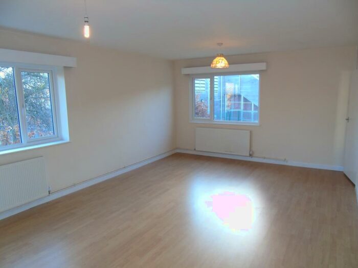 3 Bedroom Flat To Rent In Newmarket, CB8