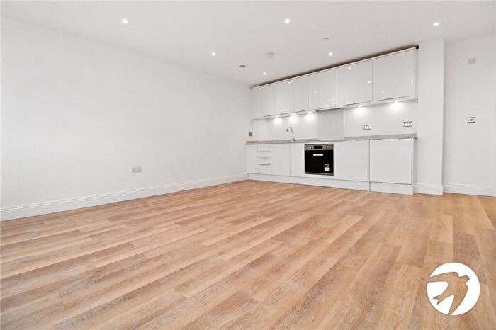 1 Bedroom Flat To Rent In New Road, Gravesend, Kent, DA11