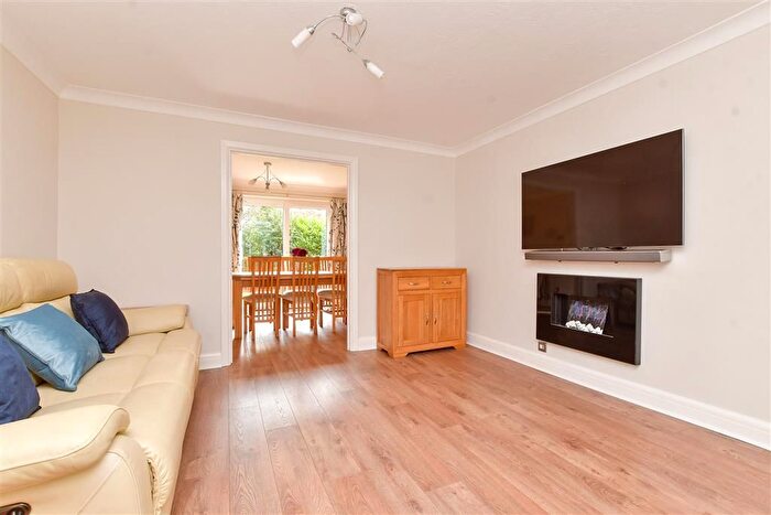 4 Bedroom Detached House For Sale In The Rise, Tadworth, Surrey, KT20