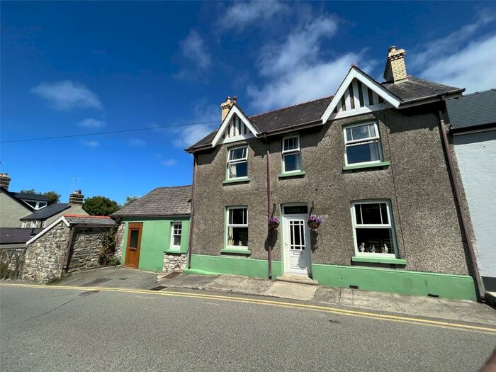 Houses for sale & to rent in SA42 0QE, Newport Newport