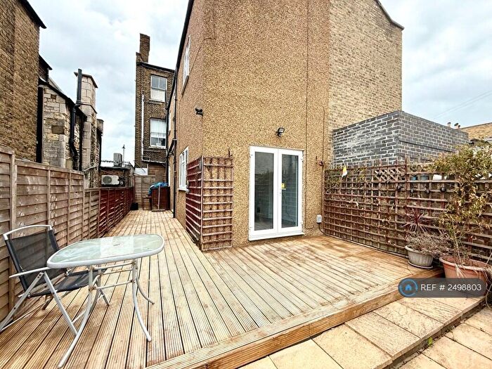 2 Bedroom Maisonette To Rent In Bloom Grove, London, SE27