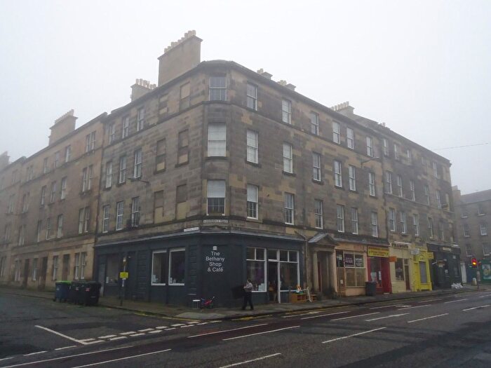 3 Bedroom Flat To Rent In Summerhall Place, Newington, Edinburgh, EH9