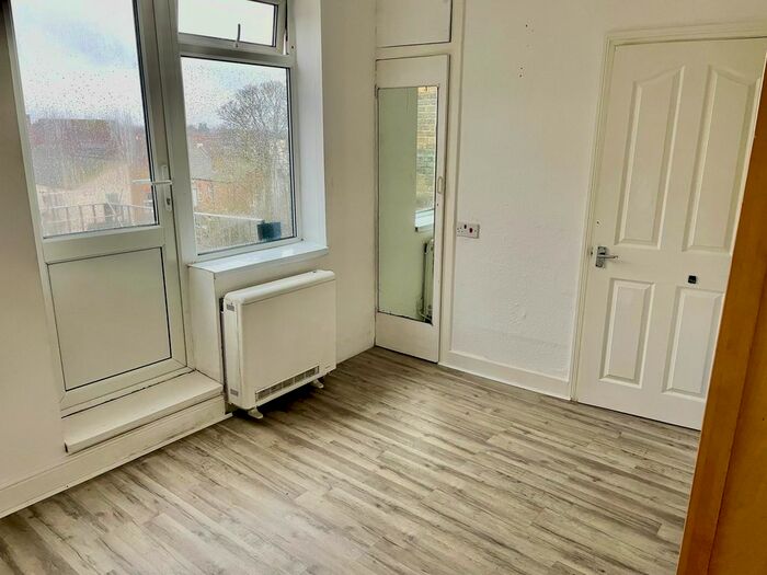 Studio To Rent In Hamlet Court Road, Westcliff-On-Sea, SS0