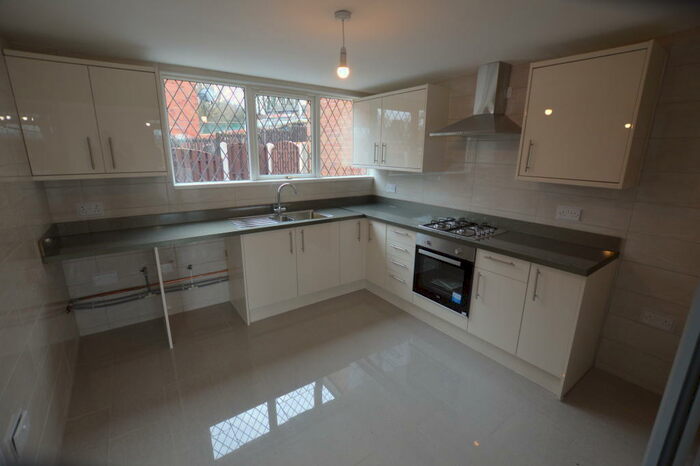 3 Bedroom Town House To Rent In Beldon Close, Norfolk Park, Sheffield, S2