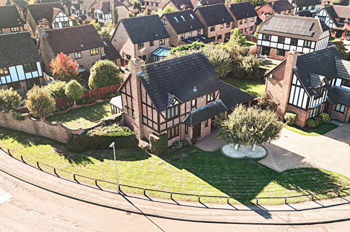 4 Bedroom Detached House For Sale In Raeburn Way, College Town, Sandhurst, Berkshire, GU47