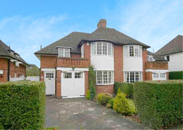 3 Bedroom Semi-Detached House To Rent In Hill Rise, Hampstead Garden Suburb, NW11