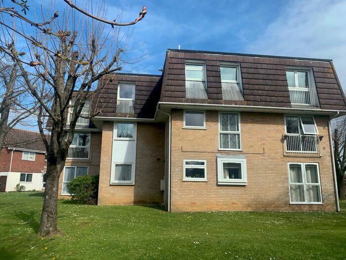 2 Bedroom Flat To Rent In Christchurch, BH23