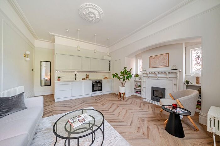 1 Bedroom Flat For Sale In London Road, Sevenoaks, TN13