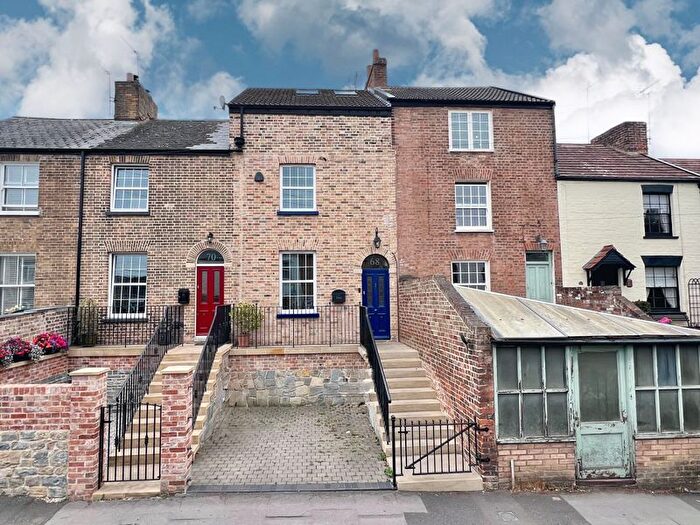 3 Bedroom Terraced House To Rent In South Street, Taunton, TA1