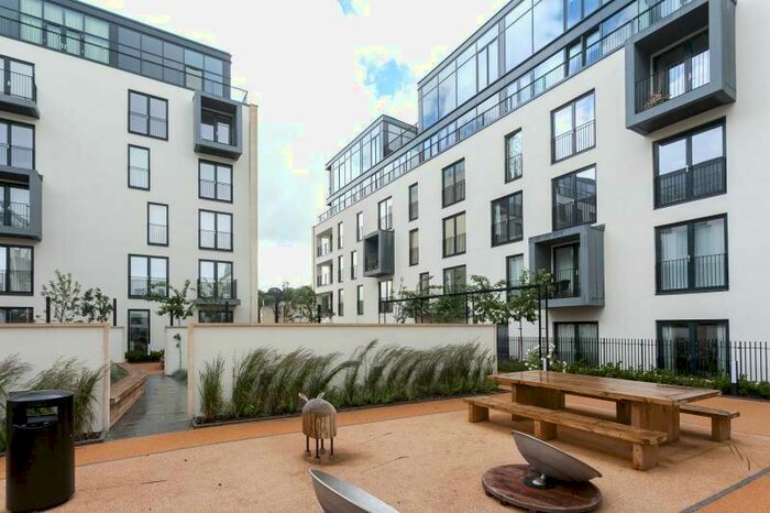 Apartment To Rent In Leopold House, Percy Terrace, Bath, BA2