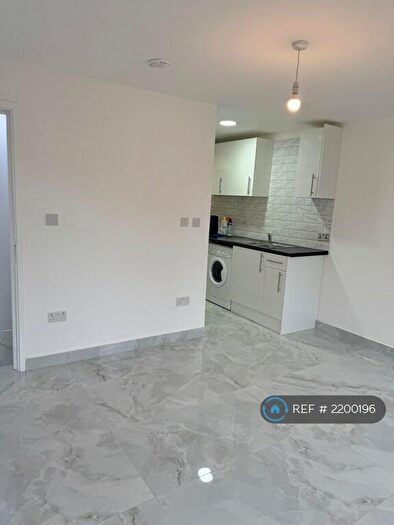 3 Bedroom Maisonette To Rent In Denmark Street, London, E13