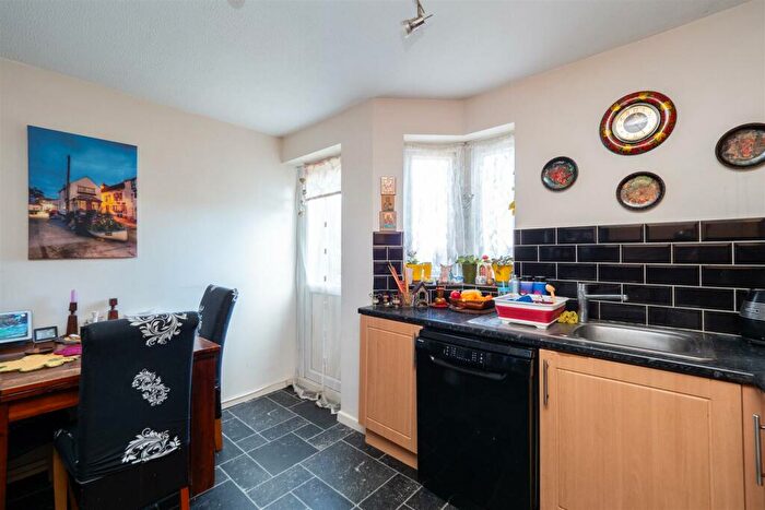 2 Bedroom End Of Terrace House For Sale In Osborne Place, Sutton, SM1