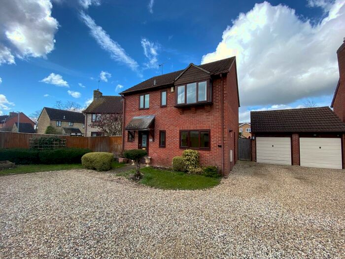 3 Bedroom Detached House To Rent In Yew Tree Gardens, South Marston, Swindon, SN3