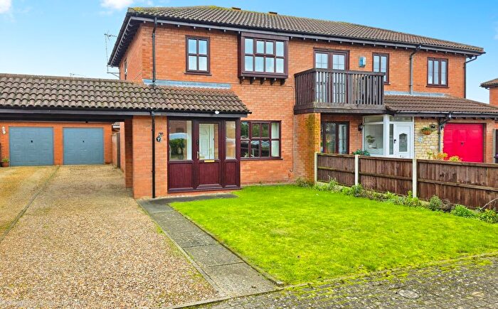 2 Bedroom Semi-Detached House For Sale In Elmgarth, Sleaford, NG34