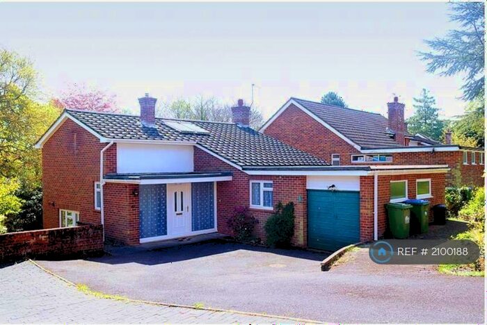 5 Bedroom Detached House To Rent In Woodview Close, Southampton, SO16
