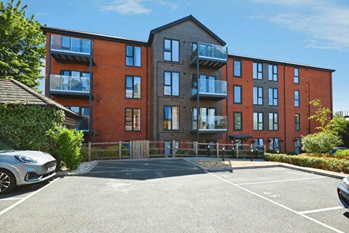 1 Bedroom Flat To Rent In Wellington Road, Wokingham, Berkshire, RG40
