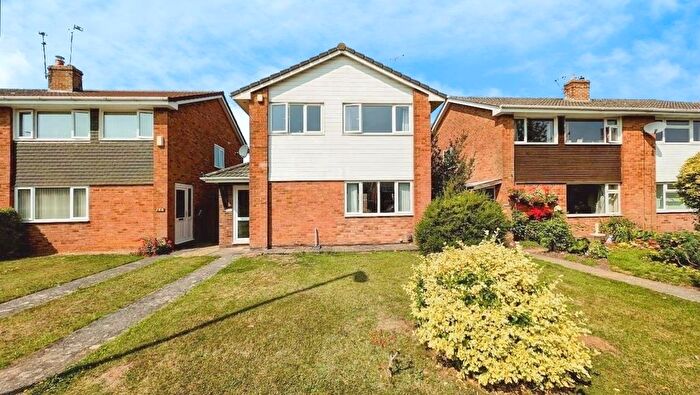 3 Bedroom Detached House For Sale In Finch Road, Chipping Sodbury, Bristol, BS37
