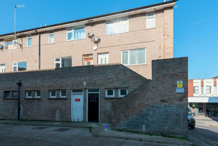 2 Bedroom Maisonette To Rent In Grundys Hill, Ramsgate, CT11