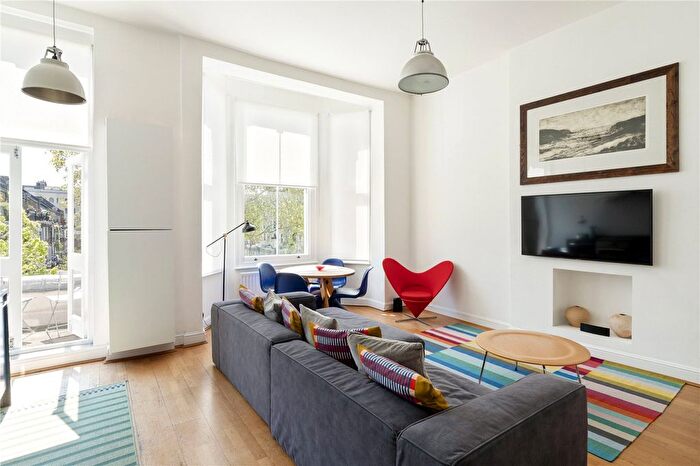 2 Bedroom Flat For Sale In Powis Square, London, W11
