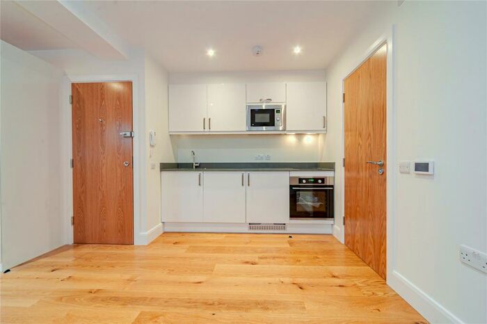 Studio To Rent In Drakes Courtyard, Kilburn High Road, NW6