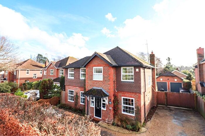 6 Bedroom Detached House For Sale In Albany Road, Fleet, GU51