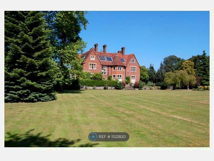 3 Bedroom Flat To Rent In The Prescotts, Denham, Uxbridge, UB9