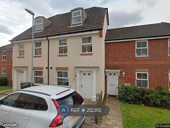 2 Bedroom Maisonette To Rent In Old College Walk, Portsmouth, PO6