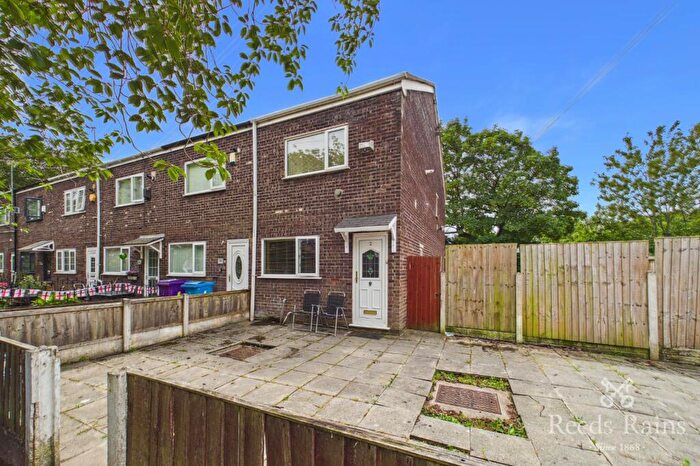 3 Bedroom End Of Terrace House For Sale In Gillmoss Close, Liverpool, Merseyside, L11
